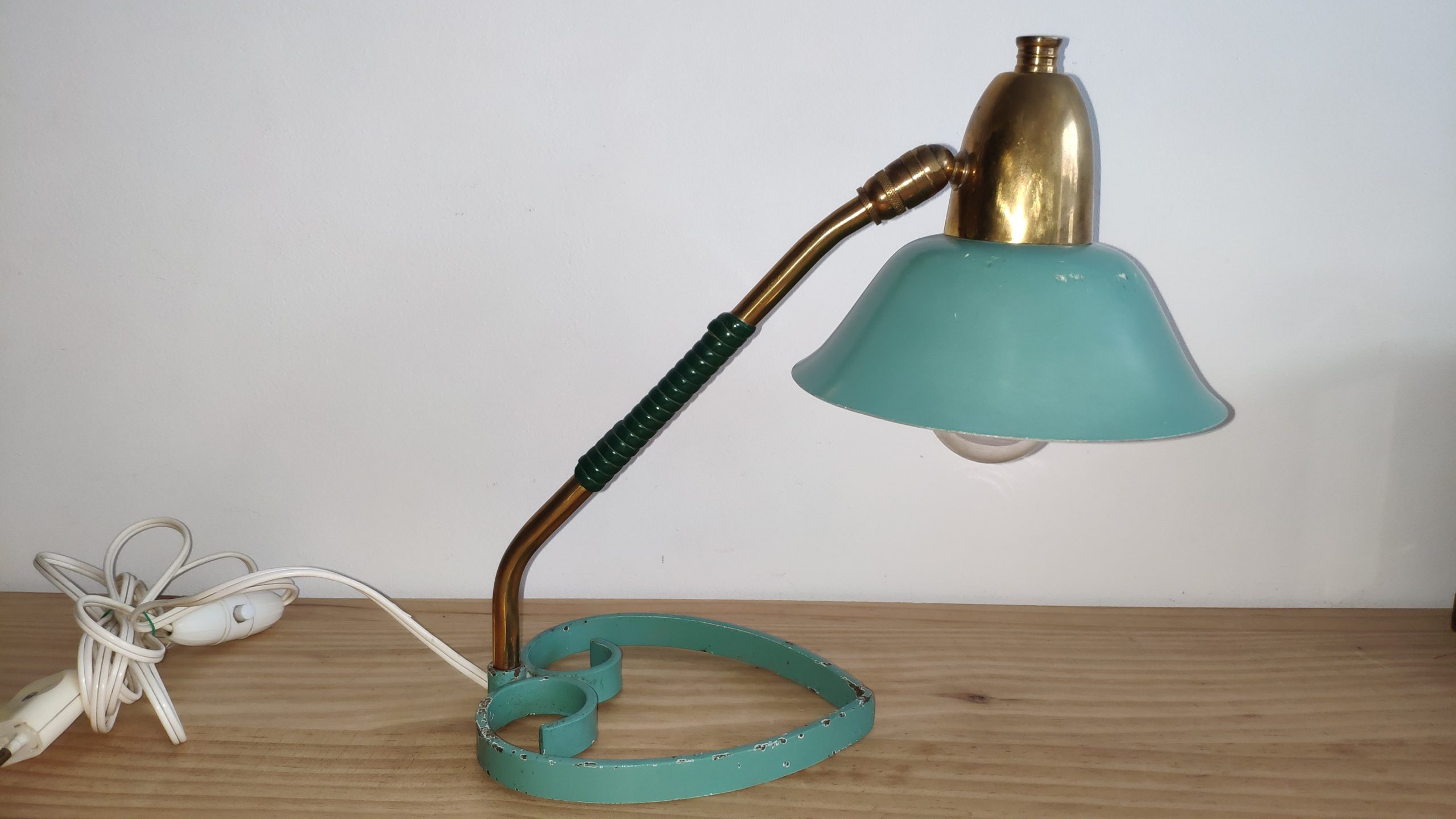 Lampe vintage atypique - brokepoque - atypical desk lamp.