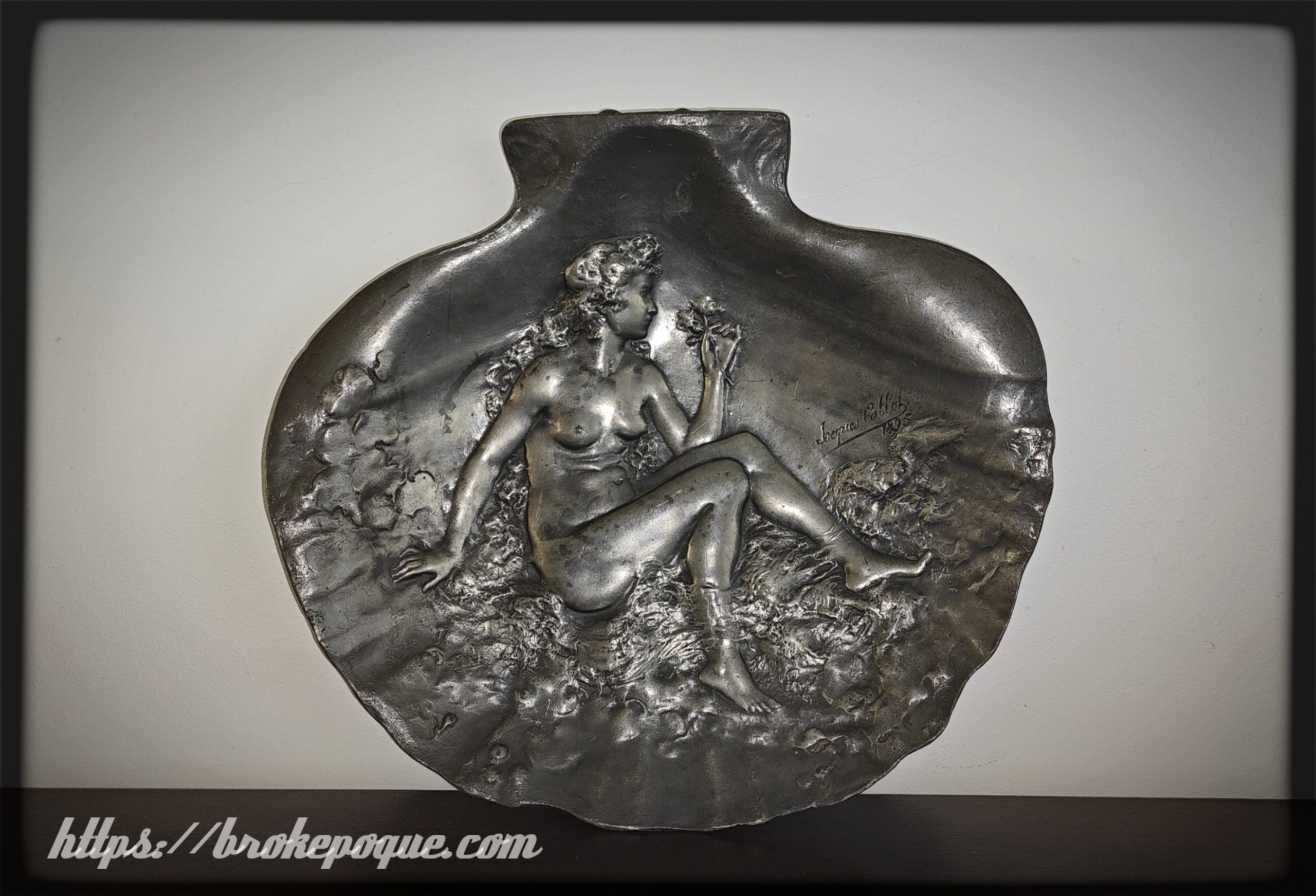 Coquillage en étain vue brokepoque